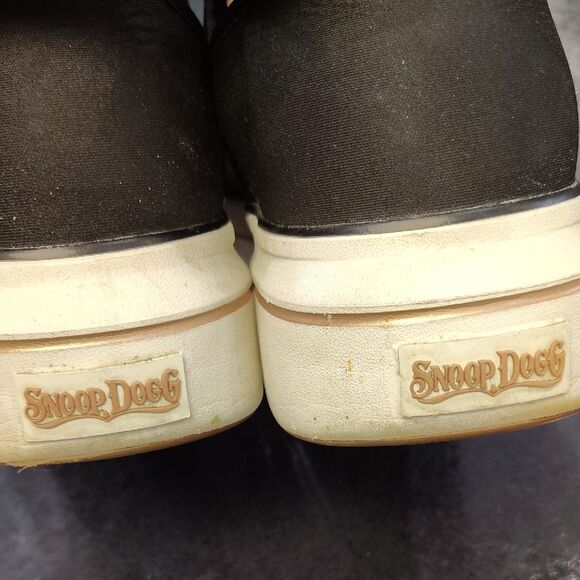 Skechers Black Sneakers with Classic Low-Top Design - Picture 2 of 5